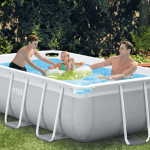 piscina para el jardín en verano